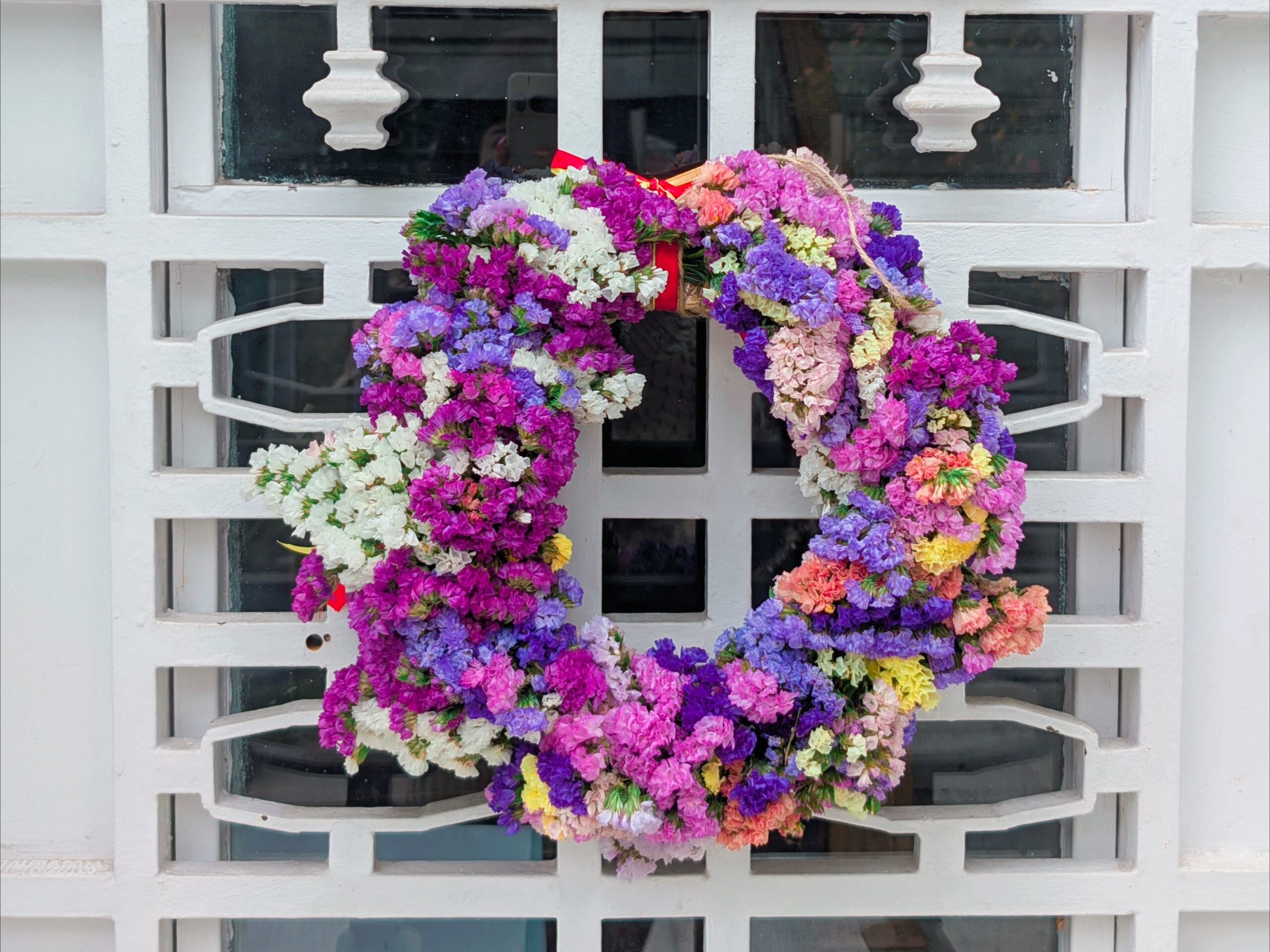 Read more about the article Life at school: May Day Flower Wreath at the Entrance of Our School